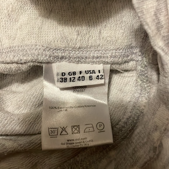 Holt Renfrew Print Grey/cream sweatshirt with Neon stitching - Picture 3 of 5